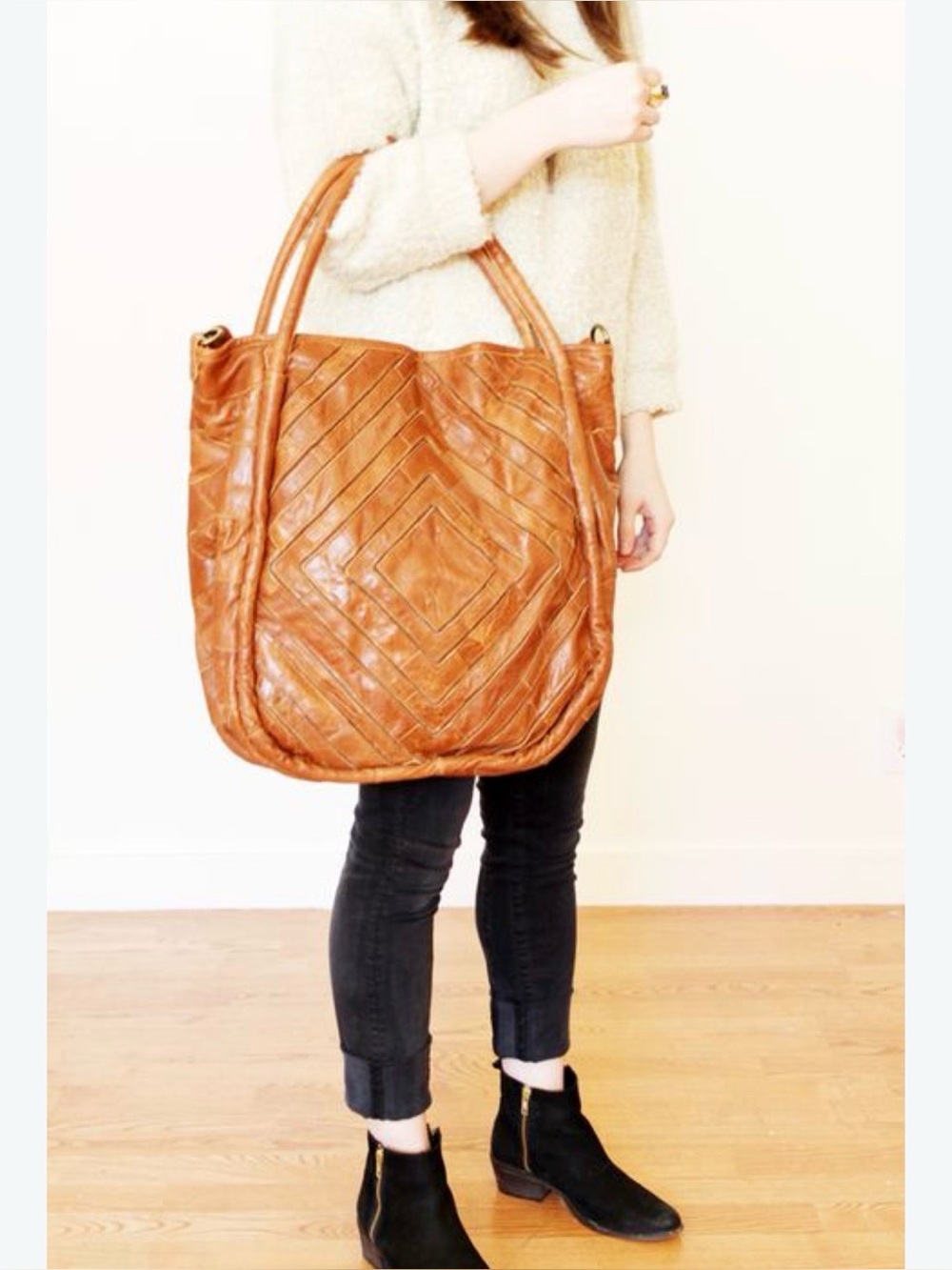 Stylish Brown Leather Women’s Shoulder Bag